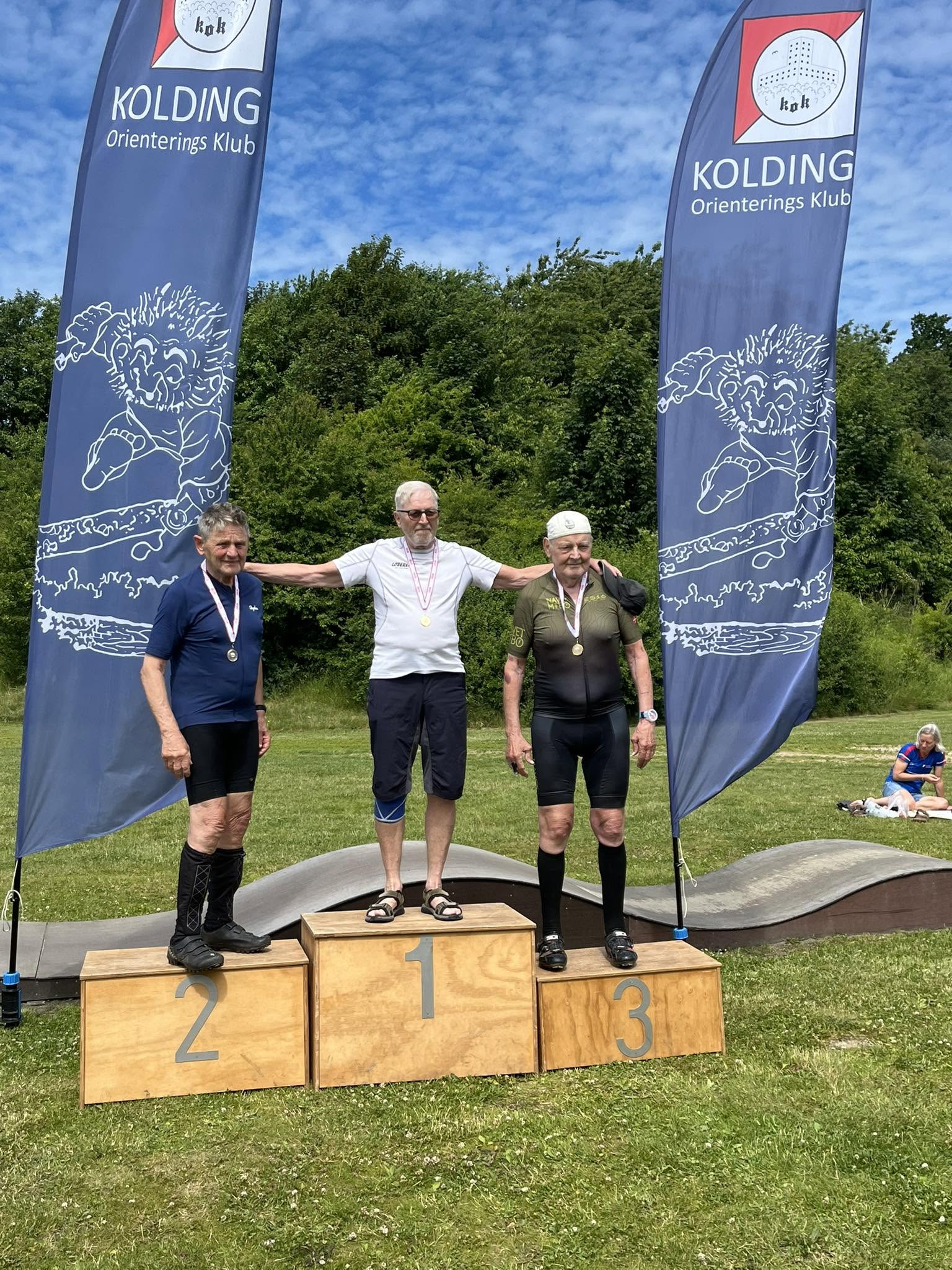 Tre mænd på en podieplads til DM MTBO 2026